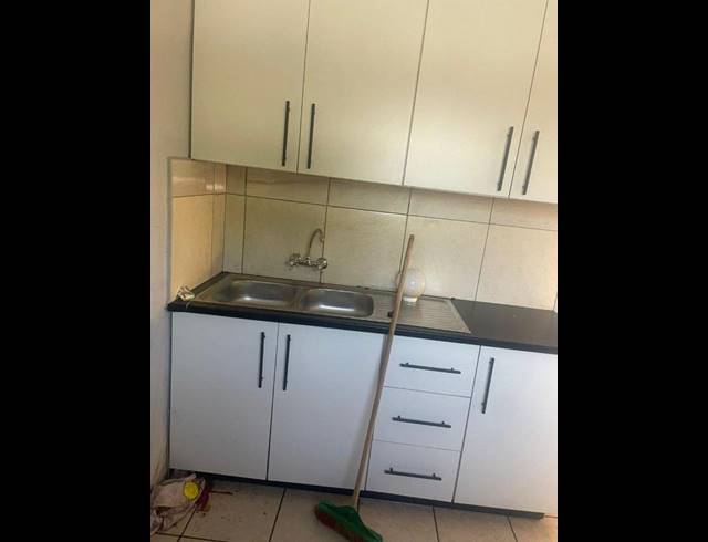 2 BEDROOM PROPERTY TO RENT IN LOTUS GARDENS